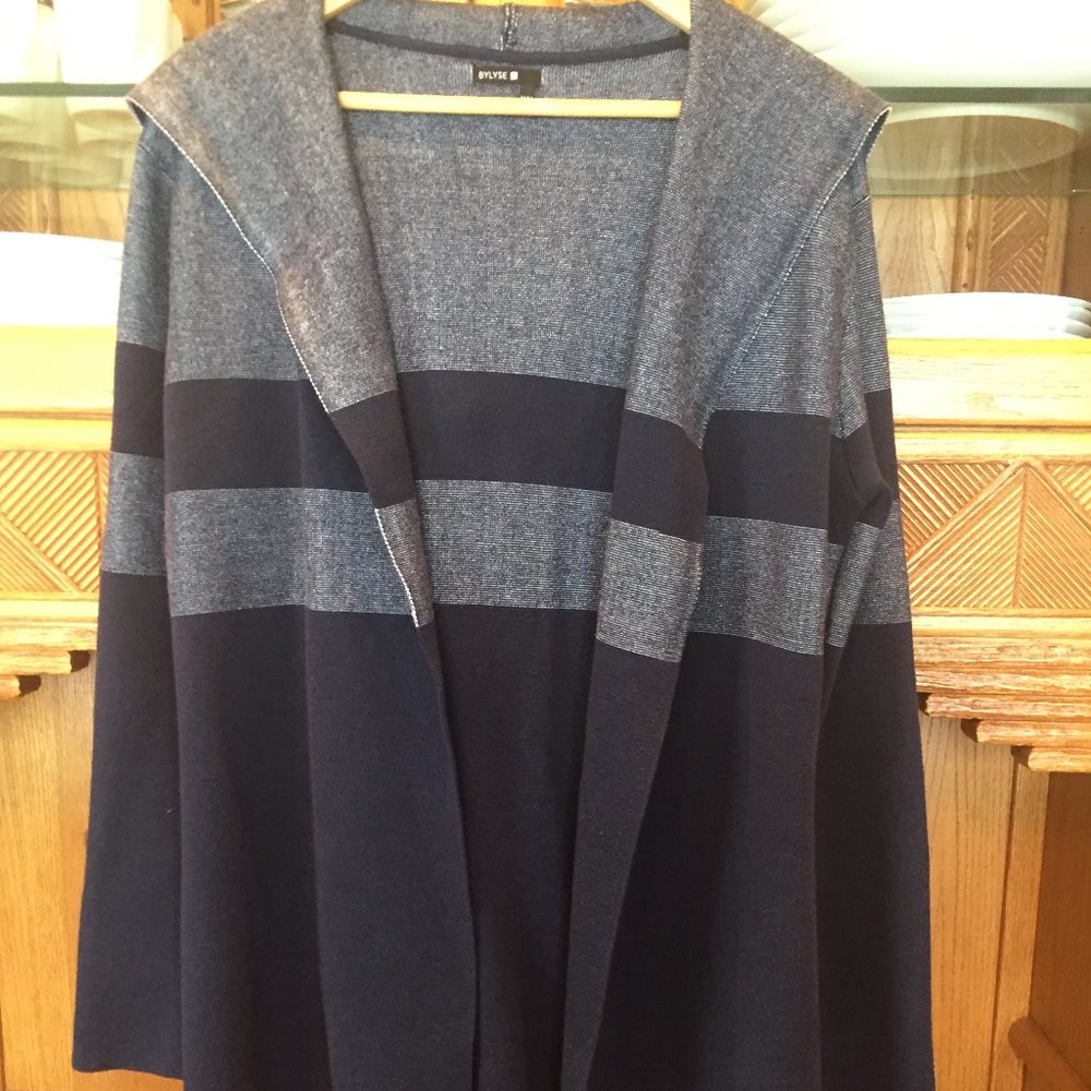 🆕 Navy blue and white sweater cardigan with hood